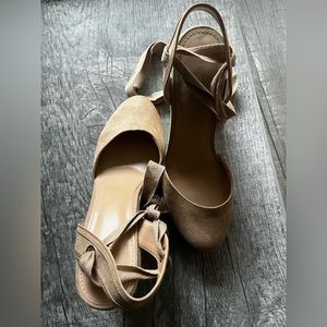 Express Tie Up Wedge